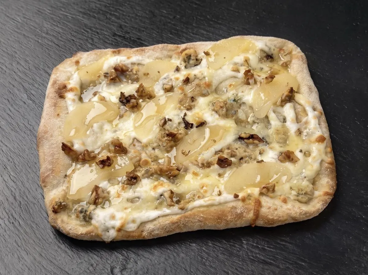 Сырная с грушей и медом
